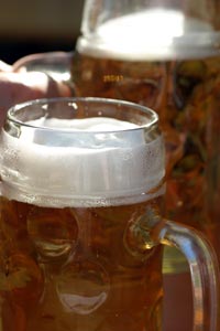 'Beergarden 1' von Armin Hanisch