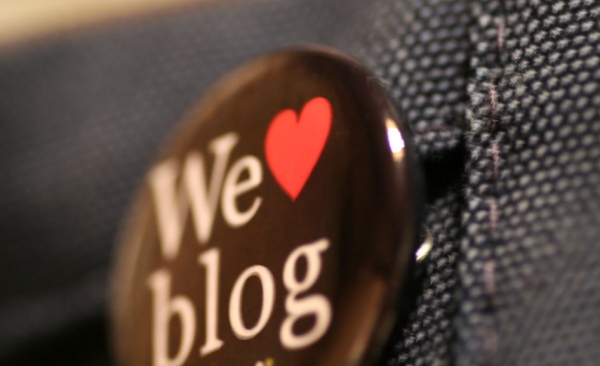 'We ♥ blog' by Taro Yamamoto